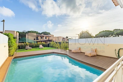 Moradia T4 para Venda em Quarteira