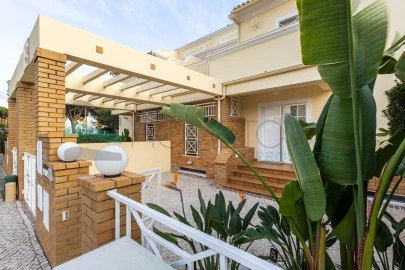 Moradia T4 para Venda em Quarteira