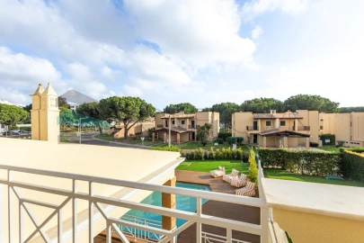 Moradia T4 para Venda em Quarteira