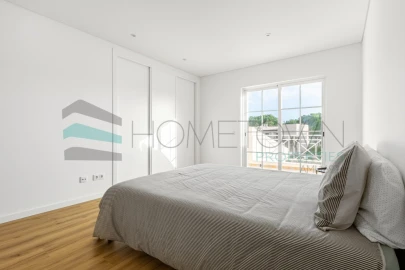 Moradia T4 para Venda em Quarteira