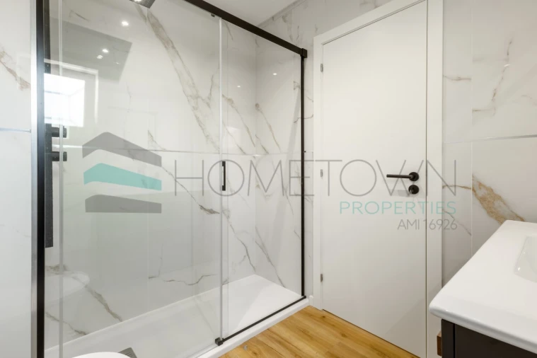 Moradia T4 para Venda em Quarteira Foto 17