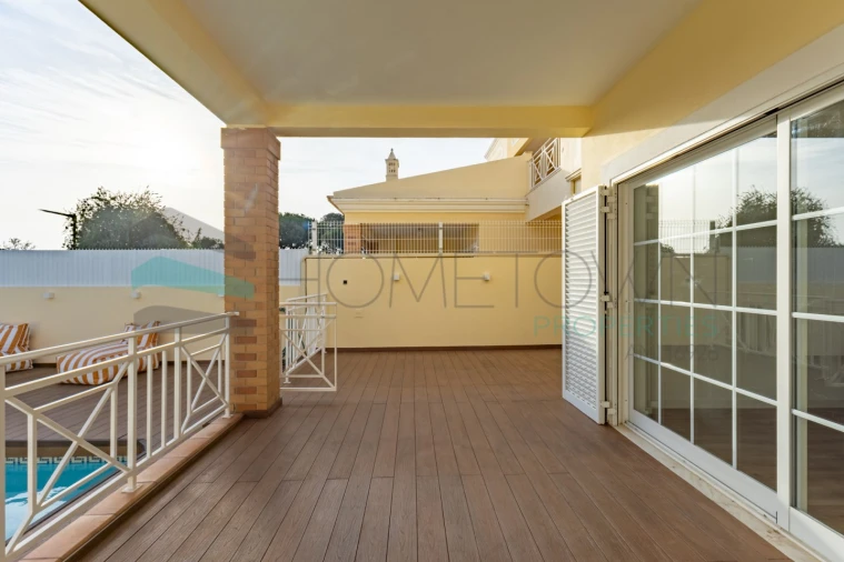 Moradia T4 para Venda em Quarteira Foto 20