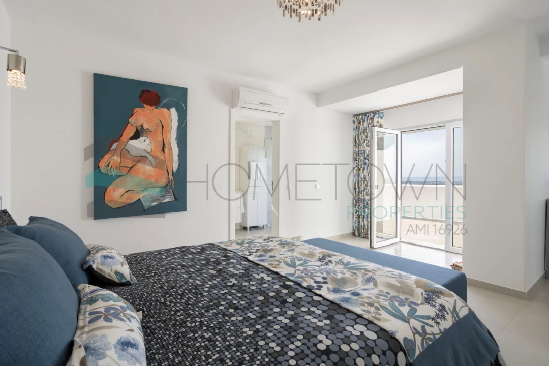 Moradia T4 para Venda em Santa Barbara de Nexe Foto 12