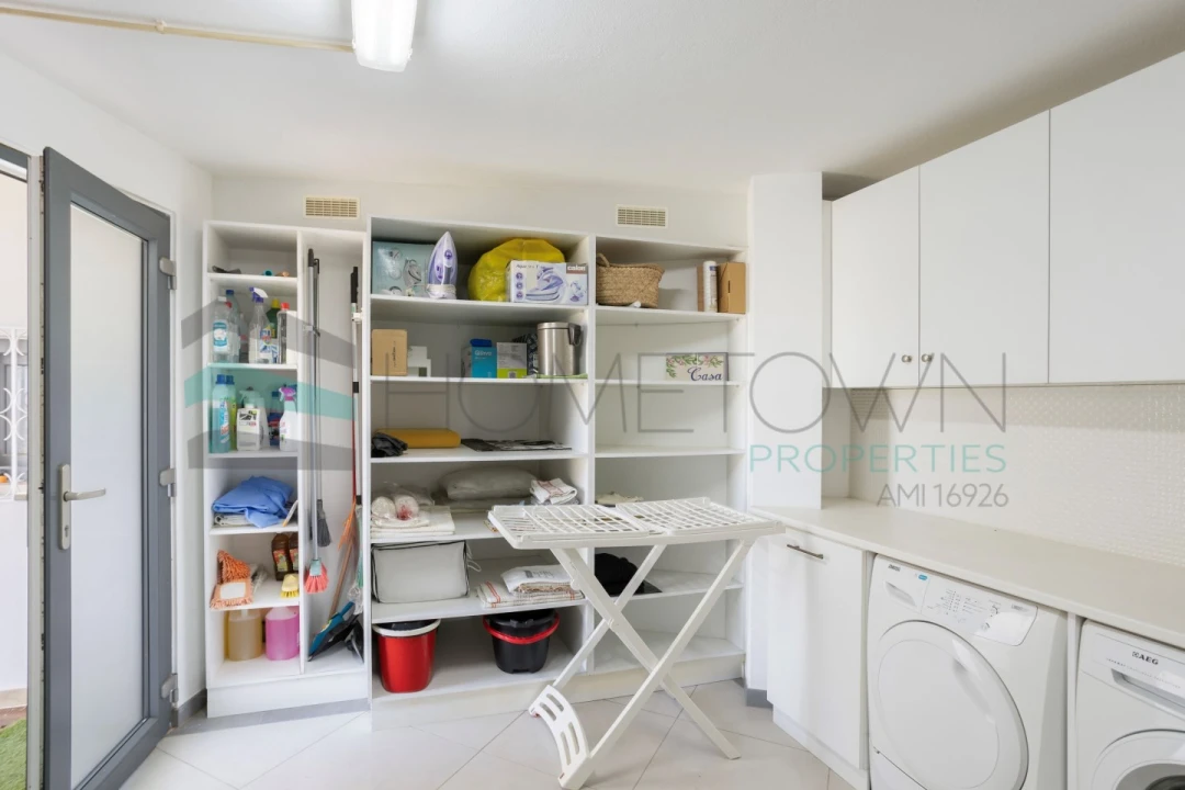 Moradia T4 para Venda em Santa Barbara de Nexe Foto 28