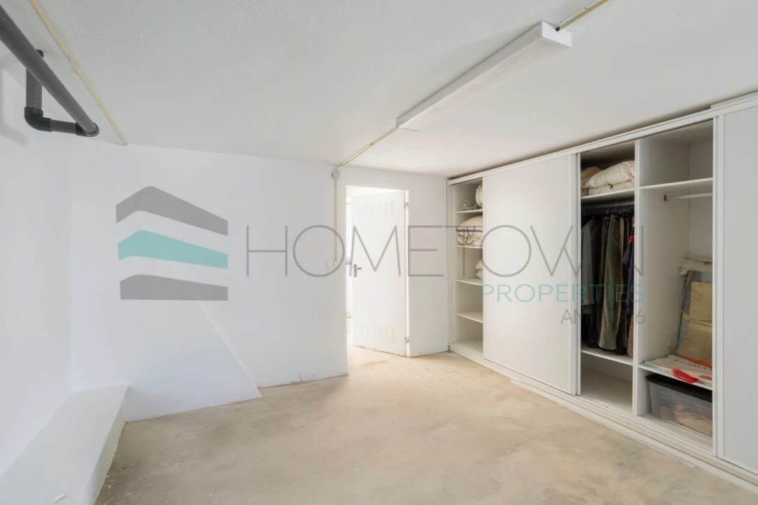 Moradia T4 para Venda em Santa Barbara de Nexe Foto 29