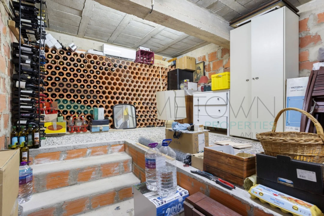 Moradia T4 para Venda em Santa Barbara de Nexe Foto 32