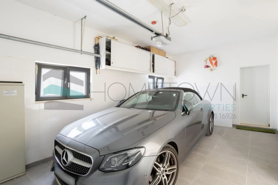 Moradia T4 para Venda em Santa Barbara de Nexe Foto 43