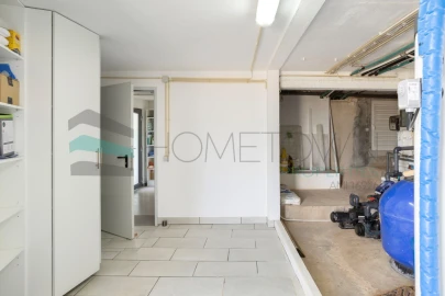 Moradia T4 para Venda em Santa Barbara de Nexe