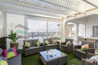 Moradia T4 para Venda em Santa Barbara de Nexe