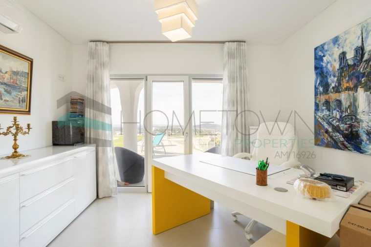 Moradia T4 para Venda em Santa Barbara de Nexe Foto 20