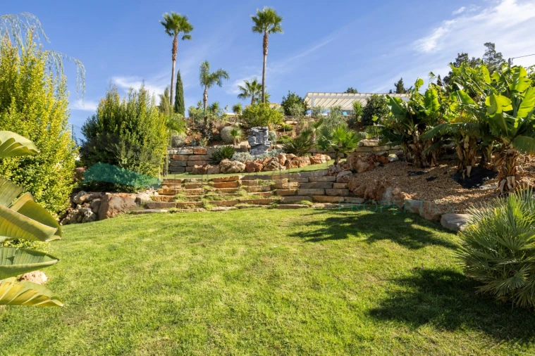 Moradia T4 para Venda em Santa Barbara de Nexe Foto 50