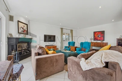 Moradia T4 para Venda em Loule (São Clemente)