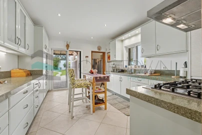 Moradia T4 para Venda em Loule (São Clemente)