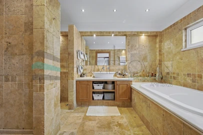 Moradia T4 para Venda em Loule (São Clemente)