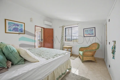 Moradia T4 para Venda em Loule (São Clemente)