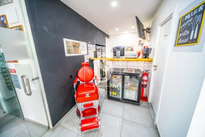 Negócio para Venda em Póvoa de Santa Iria e Forte da Casa