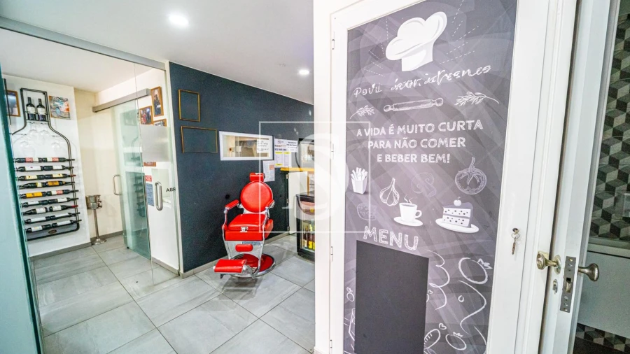 Negócio para Venda em Póvoa de Santa Iria e Forte da Casa