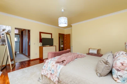 Moradia T5 para Venda em Santa Iria de Azoia, São João da Talha e Bobadela