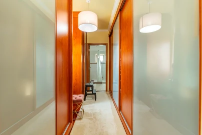 Moradia T5 para Venda em Santa Iria de Azoia, São João da Talha e Bobadela