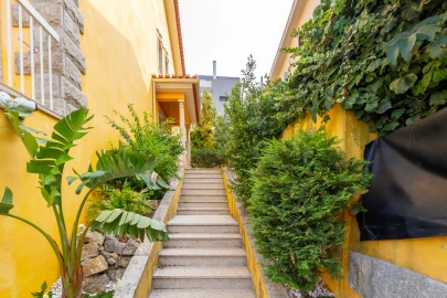 Moradia T5 para Venda em Santa Iria de Azoia, São João da Talha e Bobadela