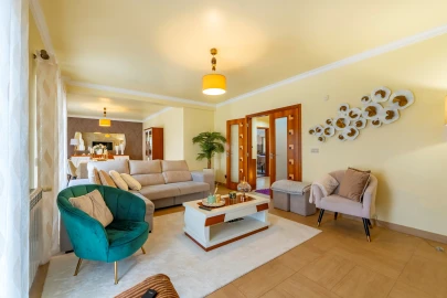 Moradia T5 para Venda em Santa Iria de Azoia, São João da Talha e Bobadela