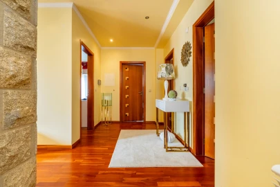 Moradia T5 para Venda em Santa Iria de Azoia, São João da Talha e Bobadela