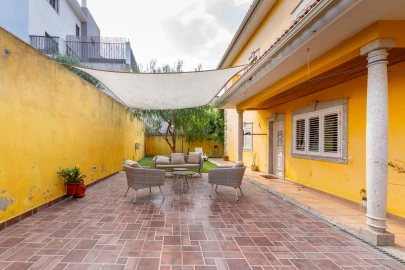 Moradia T5 para Venda em Santa Iria de Azoia, São João da Talha e Bobadela