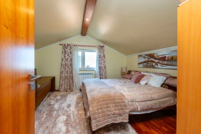 Moradia T5 para Venda em Santa Iria de Azoia, São João da Talha e Bobadela