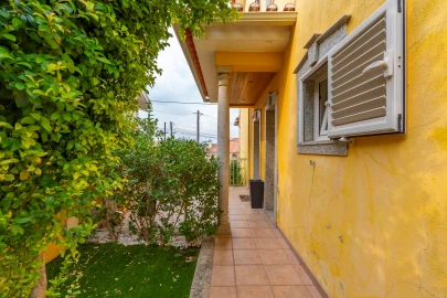 Moradia T5 para Venda em Santa Iria de Azoia, São João da Talha e Bobadela