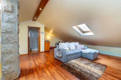 Moradia T5 para Venda em Santa Iria de Azoia, São João da Talha e Bobadela