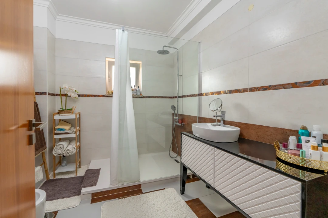 Moradia T5 para Venda em Santa Iria de Azoia, São João da Talha e Bobadela Foto 28