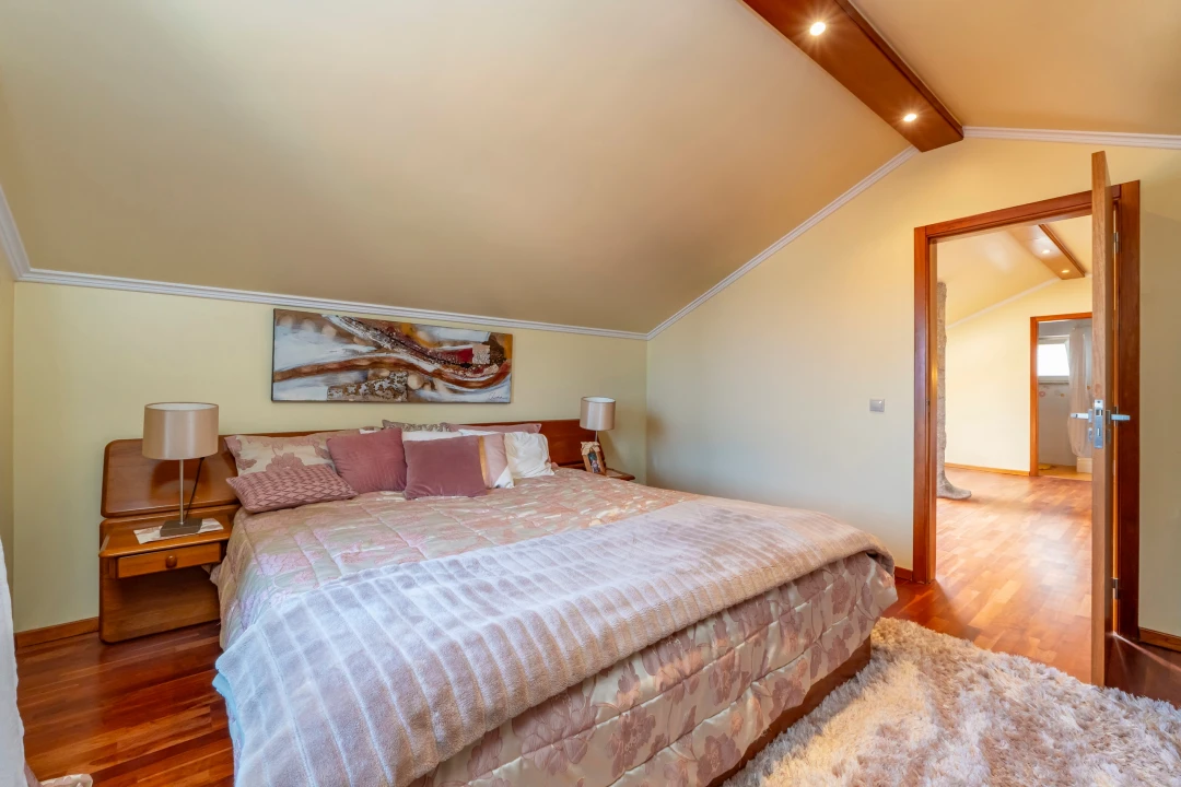 Moradia T5 para Venda em Santa Iria de Azoia, São João da Talha e Bobadela Foto 42