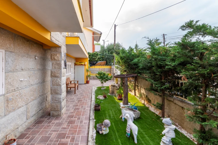 Moradia T5 para Venda em Santa Iria de Azoia, São João da Talha e Bobadela Foto 10