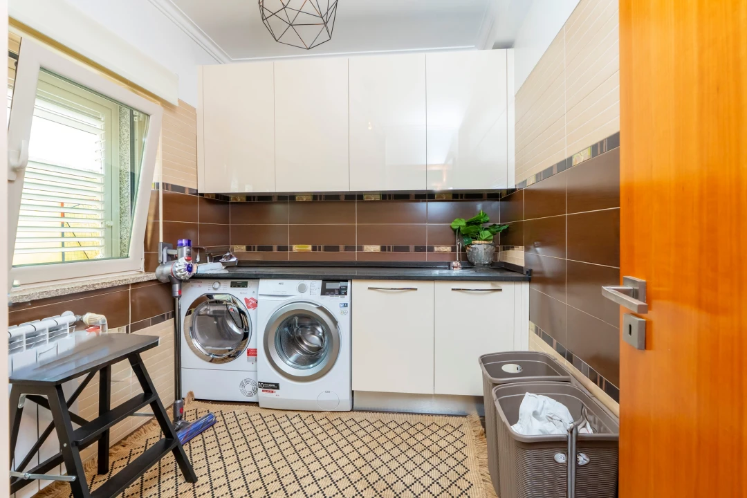 Moradia T5 para Venda em Santa Iria de Azoia, São João da Talha e Bobadela Foto 16