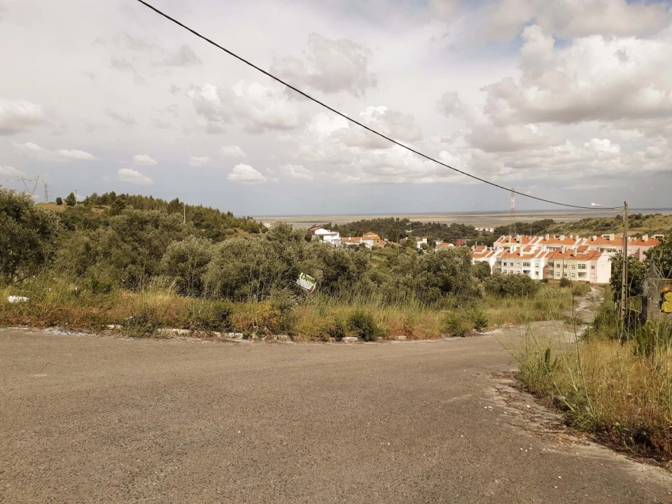 Terreno para Venda em Vialonga Foto 1