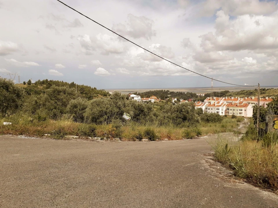 Terreno para Venda em Vialonga Foto 1