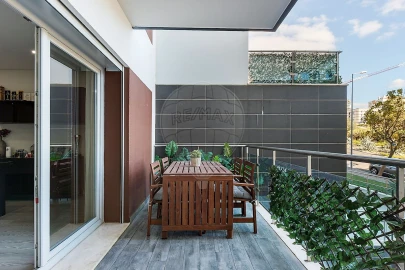 Apartamento T3 para Venda em Póvoa de Santo Adrião e Olival Basto