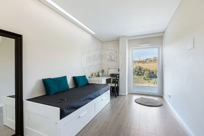 Apartamento T3 para Venda em Póvoa de Santo Adrião e Olival Basto