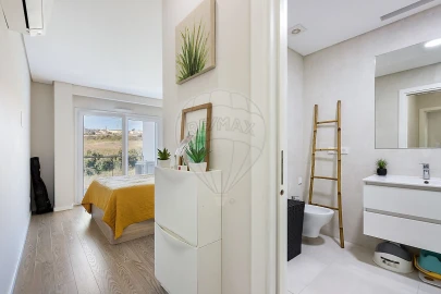 Apartamento T3 para Venda em Póvoa de Santo Adrião e Olival Basto