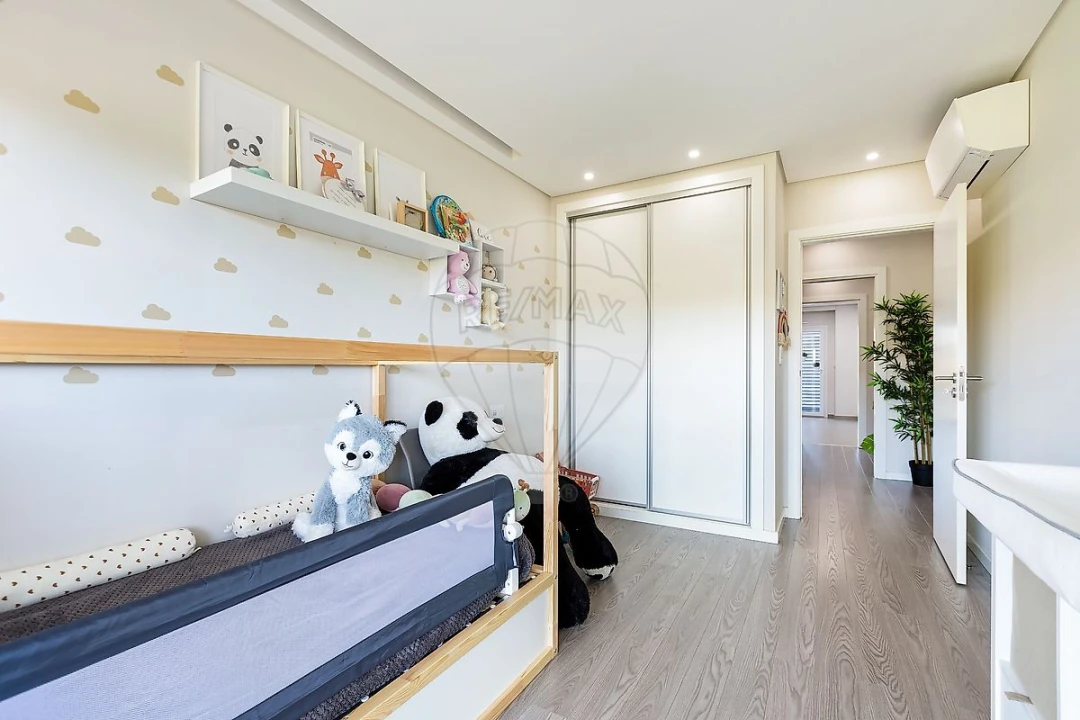 Apartamento T3 para Venda em Póvoa de Santo Adrião e Olival Basto Foto 16