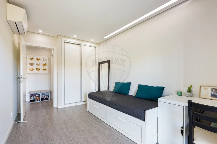 Apartamento T3 para Venda em Póvoa de Santo Adrião e Olival Basto Foto 14