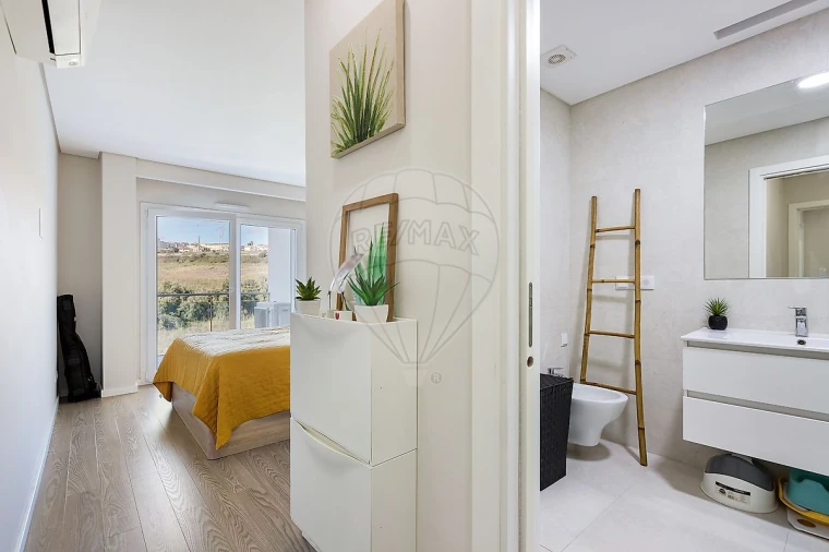 Apartamento T3 para Venda em Póvoa de Santo Adrião e Olival Basto Foto 17