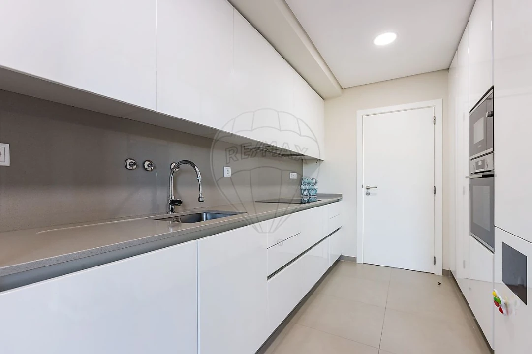 Apartamento T3 para Venda em Póvoa de Santo Adrião e Olival Basto Foto 9