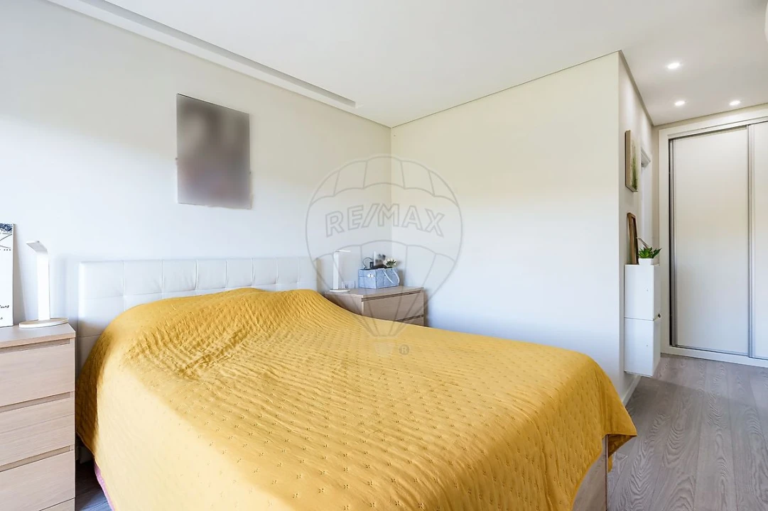 Apartamento T3 para Venda em Póvoa de Santo Adrião e Olival Basto Foto 20