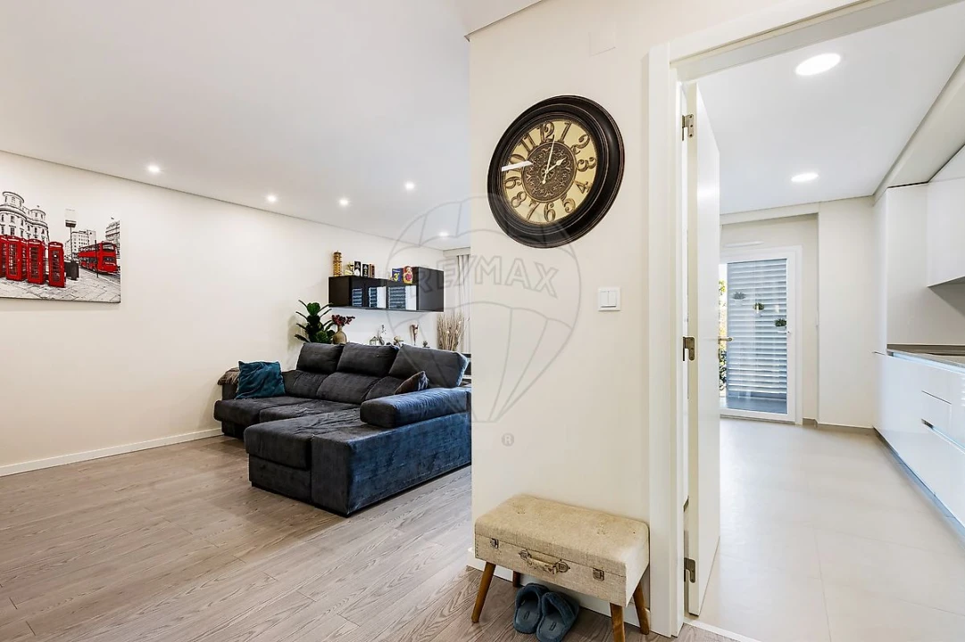 Apartamento T3 para Venda em Póvoa de Santo Adrião e Olival Basto Foto 3