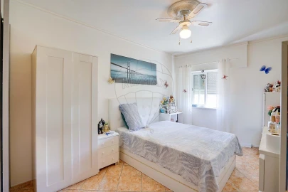 Moradia T3 para Venda em Camarate, Unhos e Apelação