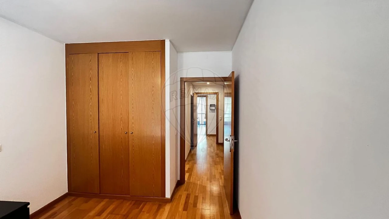 Apartamento T2 para Arrendamento em Parque das Nações Foto 23