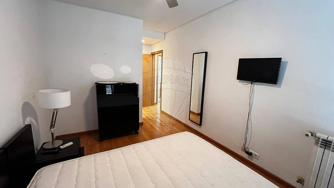 Apartamento T2 para Arrendamento em Parque das Nações Foto 1