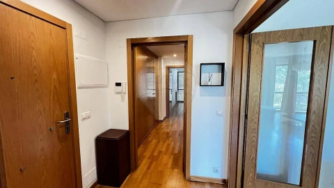 Apartamento T2 para Arrendamento em Parque das Nações