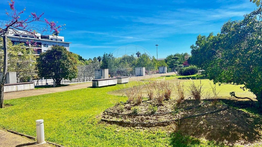 Apartamento T2 para Arrendamento em Parque das Nações Foto 19